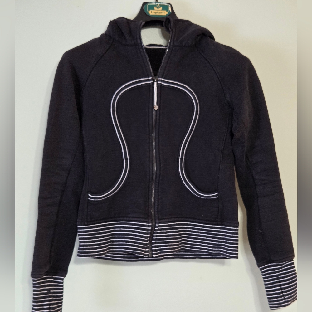 Lululemon (2013) Scuba Hoodie Stretch Black with B+W Stripes Cuffs+Lined Hood -6